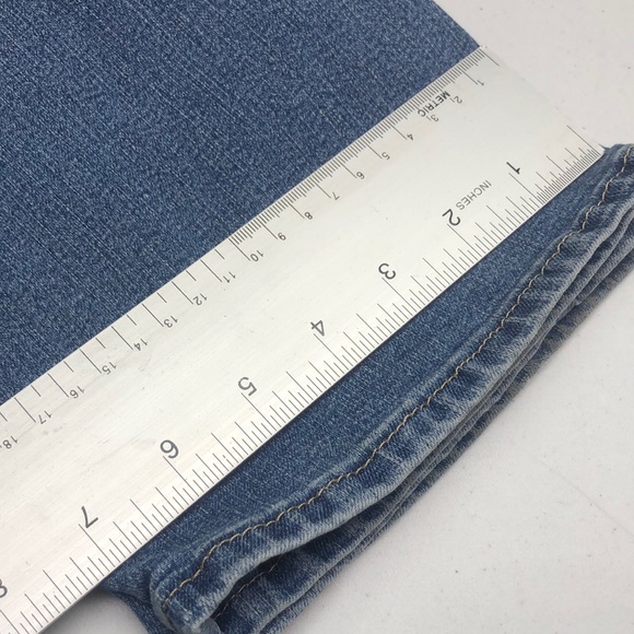 Mid Rise Signature by Levi Strauss Blue Straight Leg Jeans with Vintage Appeal - Picture 8 of 12